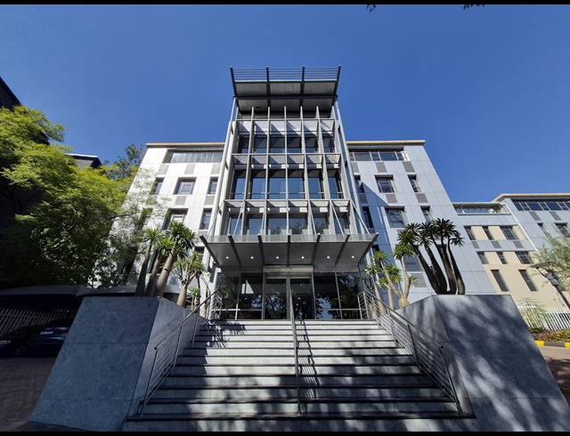 53M² SERVICED OFFICE TO LET IN SANDTON CENTRAL